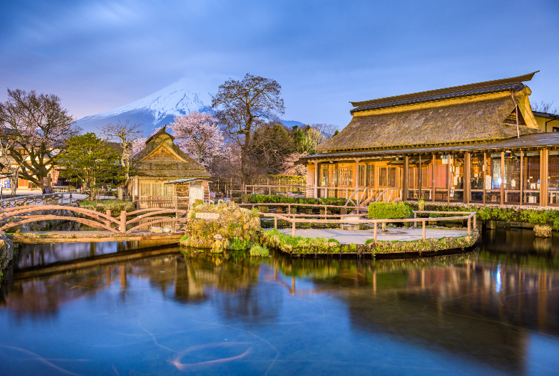 忍野八海春季櫻花盛開