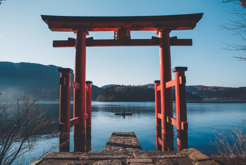 The iconic 'Torii of Peace' of Hakone Shrine in Lake Ashi.
